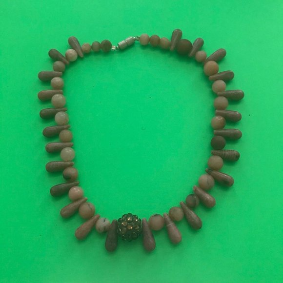 Raspberry Drop Choker - Picture 10 of 10